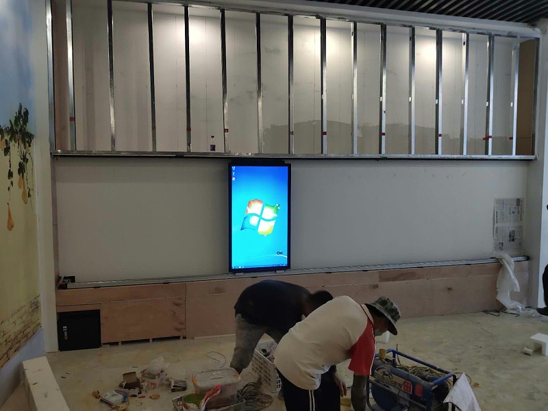 中億?；踊壠林ι綎|菏澤黨建館打造智能滑軌系統