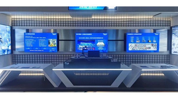 雙屏聯(lián)動(dòng)，展廳體驗(yàn)的革命性創(chuàng)新！
