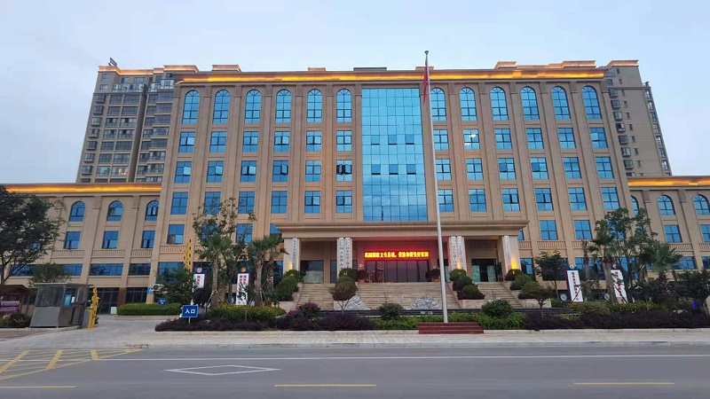 云南陸良黨群服務(wù)中心引入滑軌屏、拼接屏、一體機打造信息平臺